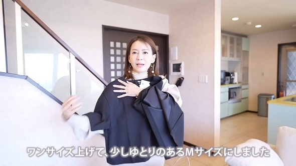 ワンサイズ大きいクレープジャージーTとクレープジャージーナロースカート