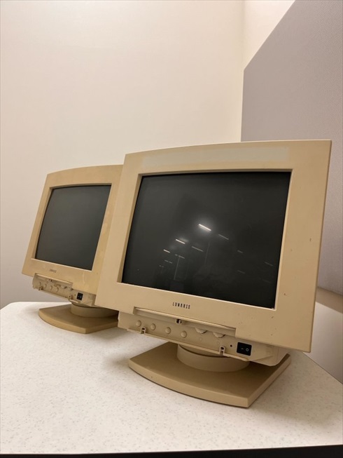 エレコム ルナリスモニターの件