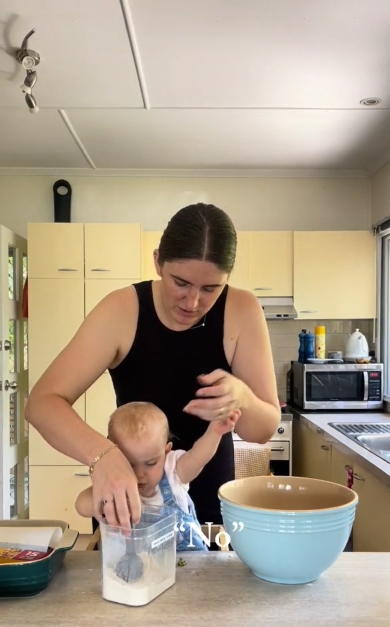 ママにNOを突きつける赤ちゃん