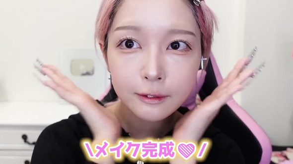 ダスちゃんにとって裸眼メイクの最難関であったリップの工程も終えた状態