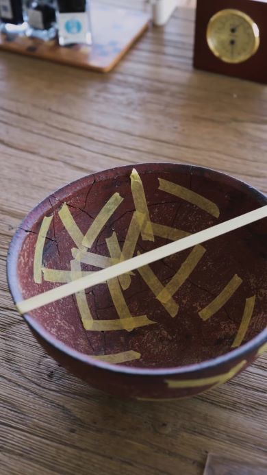 金継ぎ　食器　陶器　修繕　作業風景