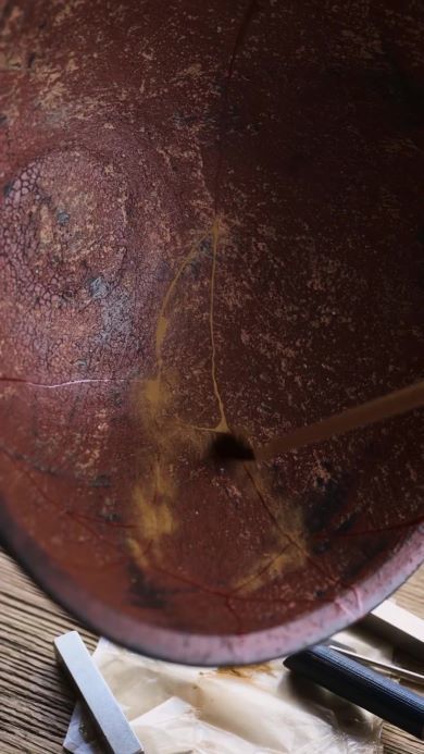 金継ぎ　食器　陶器　修繕　作業風景