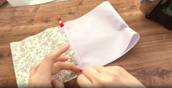 切り替えをクリップでとめます