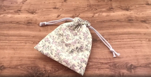 シンプルな巾着袋の完成です