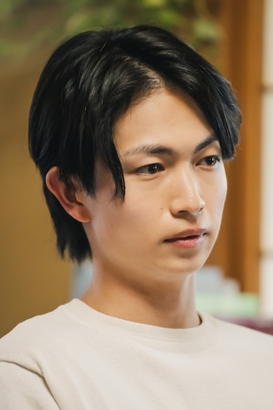 松山秋役の綱啓永さん