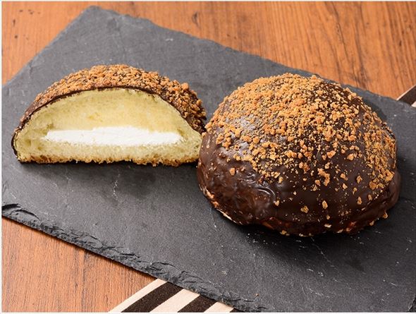 ブラックモンブランみたいなメロンパン