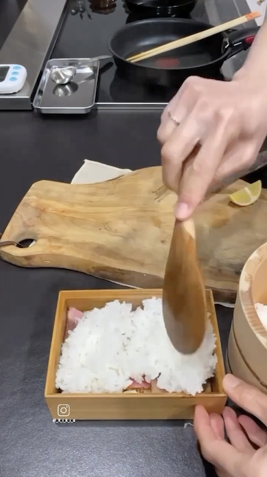 ベーコンの上にご飯