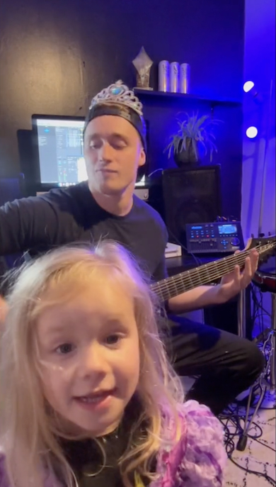 パパと一緒にヘドバン