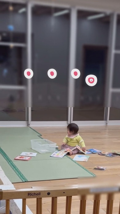 お姉ちゃんとママのお迎え時に見える1歳の子の反応の差