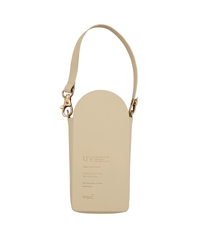 Wpc.の新作日傘「遮光ポシェットタイニー」のケースに短いひもを付けた状態