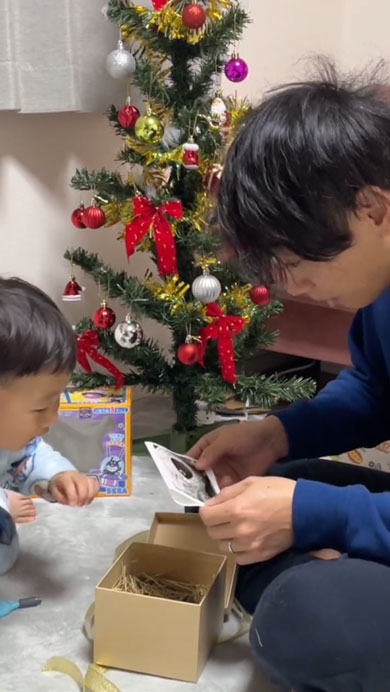 妊娠報告で号泣するパパ