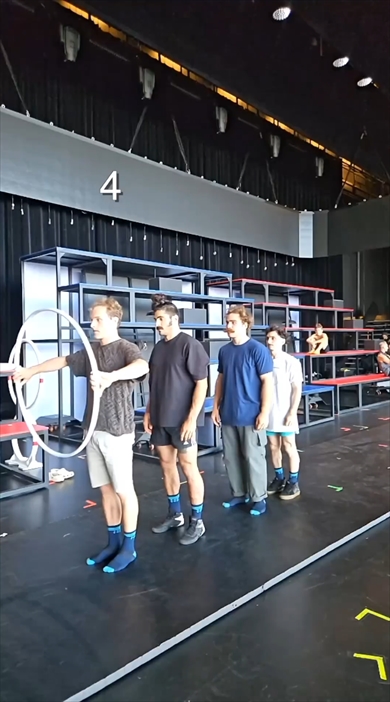 同じフープを複数人で同時に飛んだギネス記録