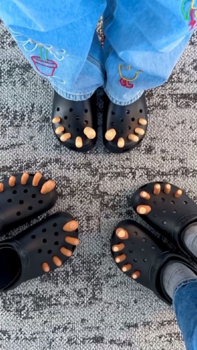 クロックスの指チャーム