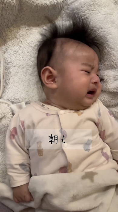 入眠儀式として首を振る赤ちゃん