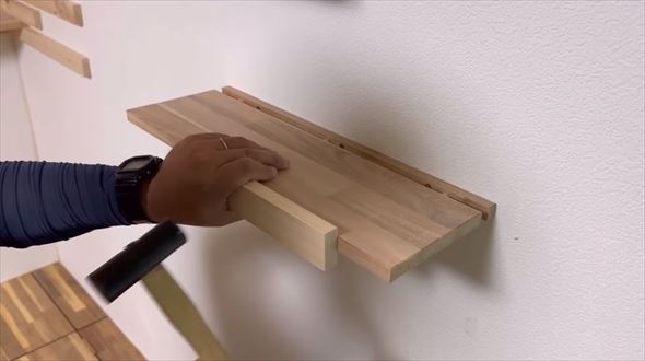 壁から生える棚のDIY