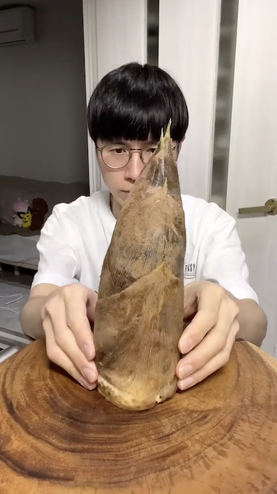 タケノコの刺身作り