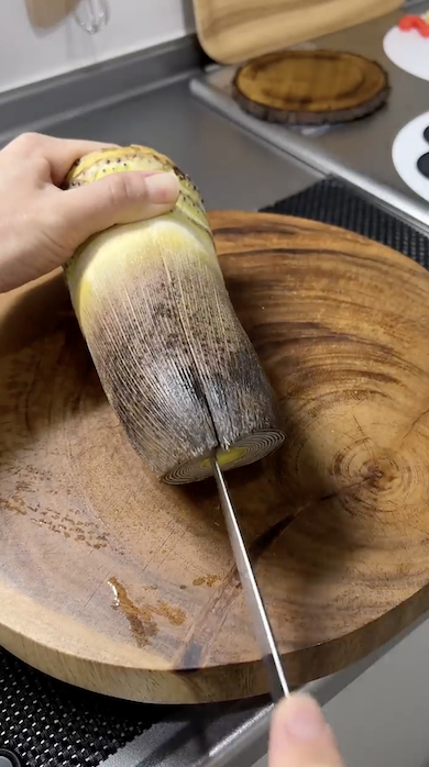 タケノコの刺身作り