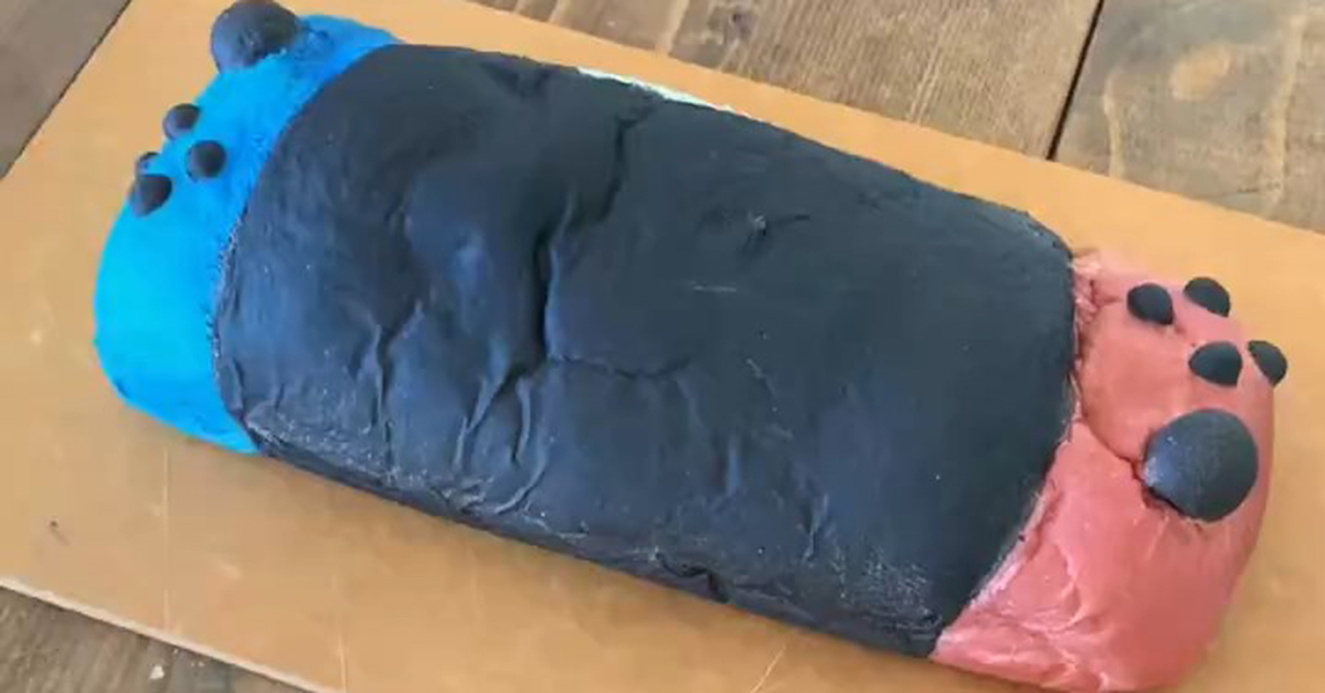 Nintendo Switchをパンで再現！　しかもナイフを入れると……？　遊び心満載の傑作に「食べずに飾りたい」の声（1/3） | ホビー ねとらぼ