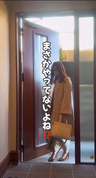 帰宅後のかばんポイッがなくなるクローゼット収納術