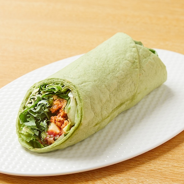 植物生まれのチーズとケールのサラダラップ