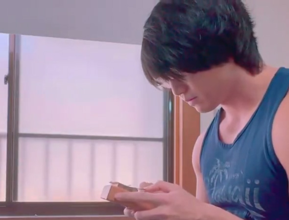 青木マッチョ 芸人 腕の太さ 筋肉 カリンバ アラジン A Whole New World 演奏