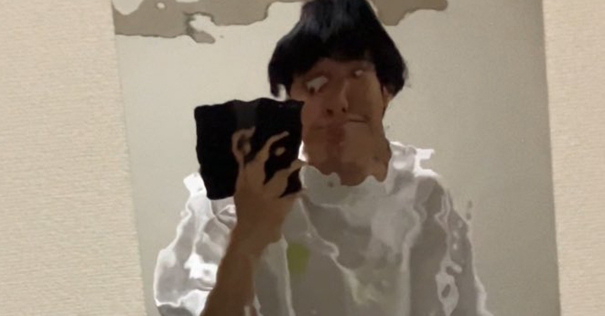 「こんなんずるいw」　Amazonで鏡を購入したら……　予想外の映り方に「これは酷い」「声出た」と爆笑（1/3） | ライフスタイル ねとらぼ