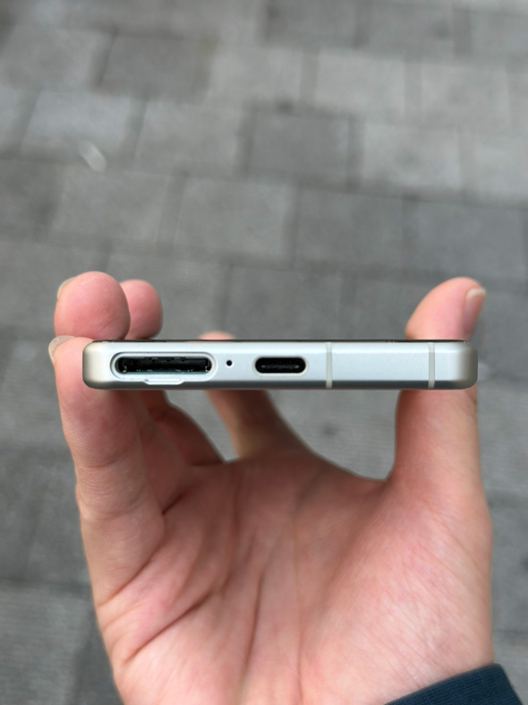 スマホ SIM スロットごと なくした