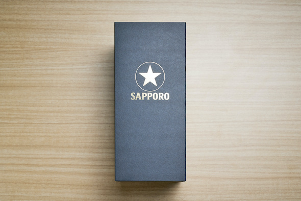 黒ラベルを引き立てるザ・パーフェクト3WAYグラスの箱