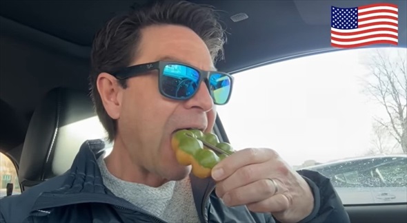 アメリカ人の夫がドーナツを食べ比べたら