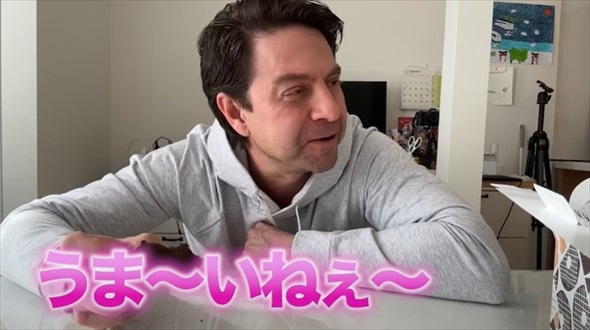 アメリカ人の夫がドーナツを食べ比べたら