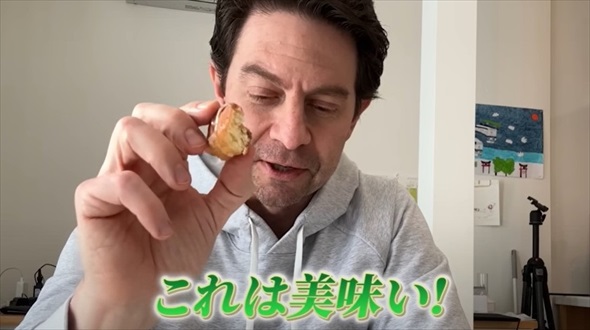 アメリカ人の夫がドーナツを食べ比べたら