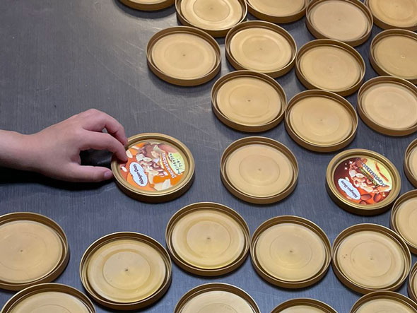 ハーゲンダッツ神経衰弱・手元のアップ