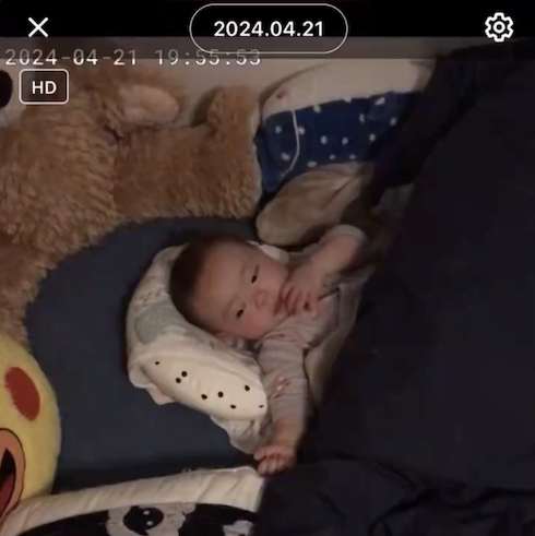 ママに気付いた赤ちゃん