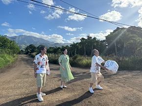 「とれ高サイコロ」を振る三村さん