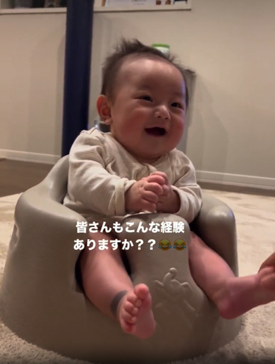 レアキャラのパパに愛嬌を振りまく赤ちゃん