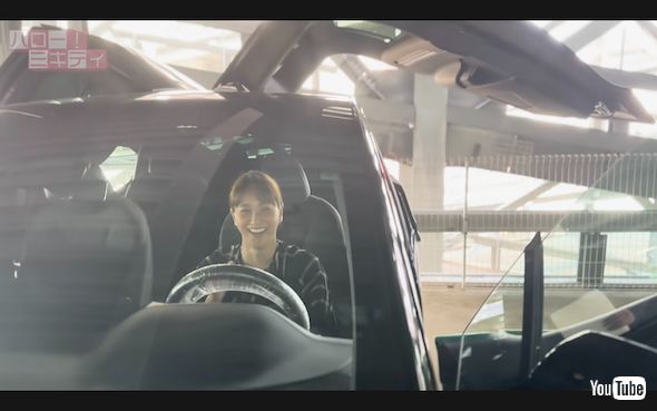 テスラ「Model X」納車に喜ぶ藤本美貴