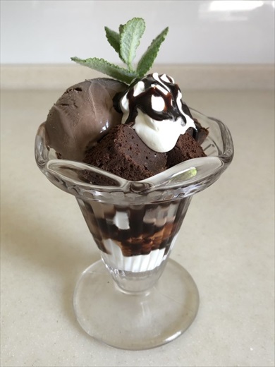 チョコパフェの赤ちゃん