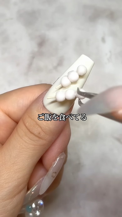 みたらし団子モチーフのネイル解説