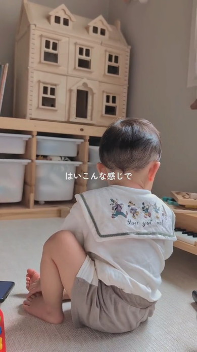 1歳の男の子をママがサマーカットに