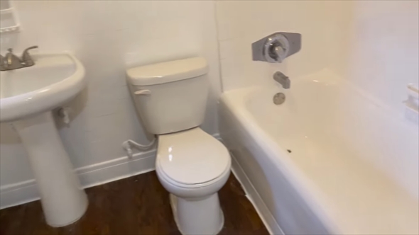 米ロサンゼルス・ハリウッドの激安アパート