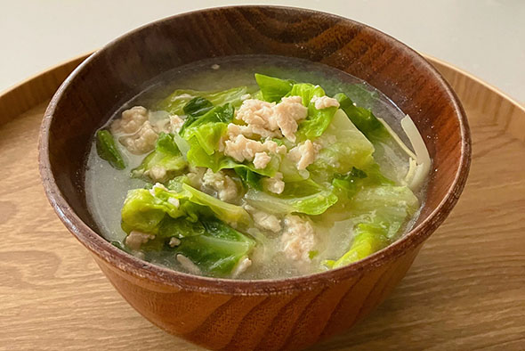 春キャベツと鶏そぼろのお味噌汁