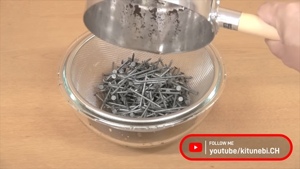 さびた鉄くぎを鉄媒染液として再利用するDIY