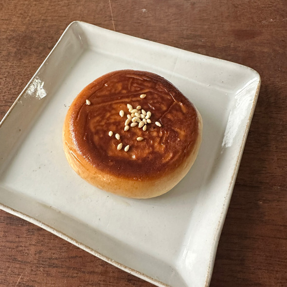 ヤマザキ 薄皮あんぱん ゴマ油 焼いた おやつ