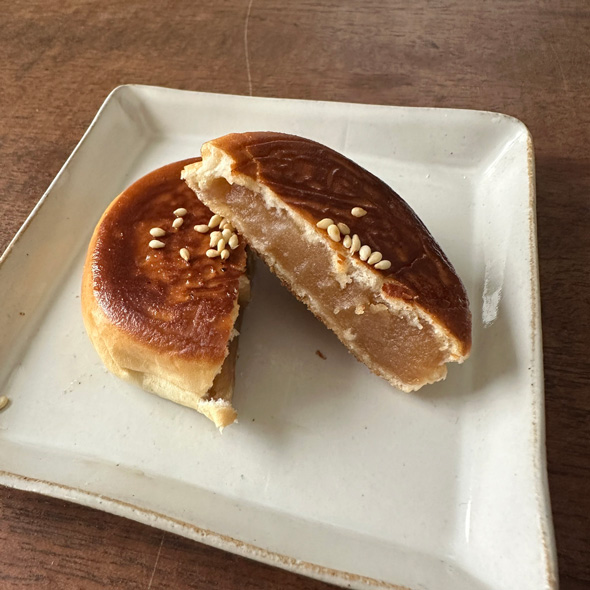 ヤマザキ 薄皮あんぱん ゴマ油 焼いた おやつ