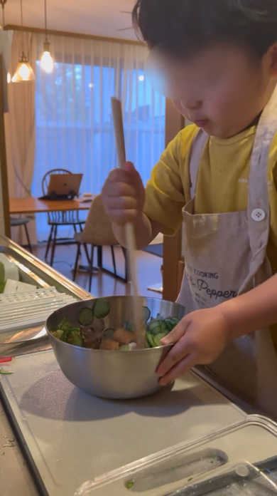3歳 6カ月 息子 台所記録 育児 子ども 料理 晩ごはん作り 手伝い