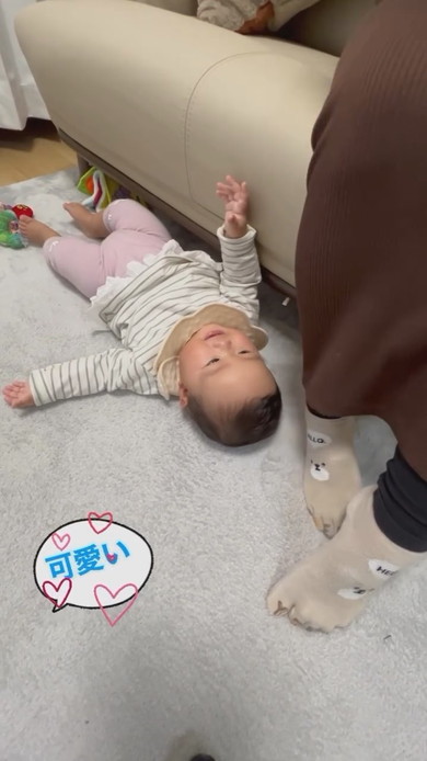 慣らし保育から帰宅したあと甘えモードの赤ちゃん