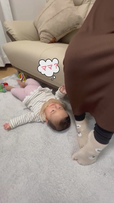 慣らし保育から帰宅したあと甘えモードの赤ちゃん