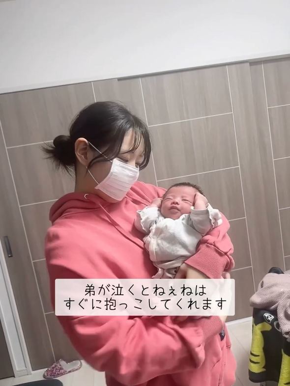 お姉ちゃんと赤ちゃん