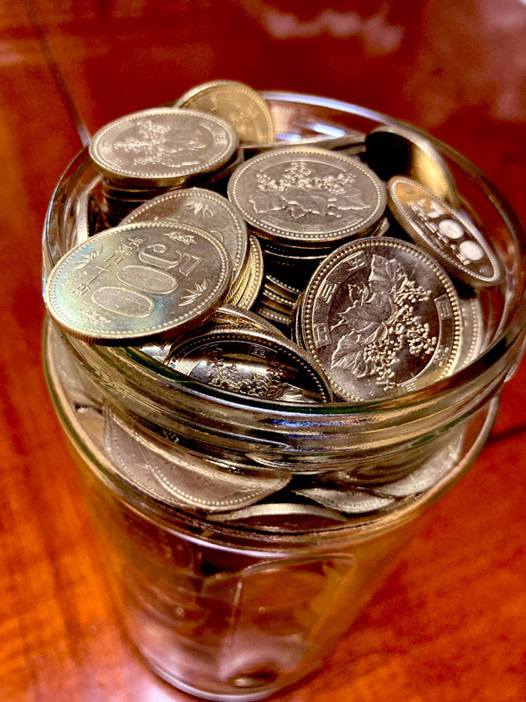 禁煙 10年 貯金 タバコ つもり貯金 500円玉 金額