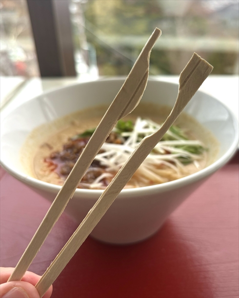 珍しいの割れ方をした割り箸